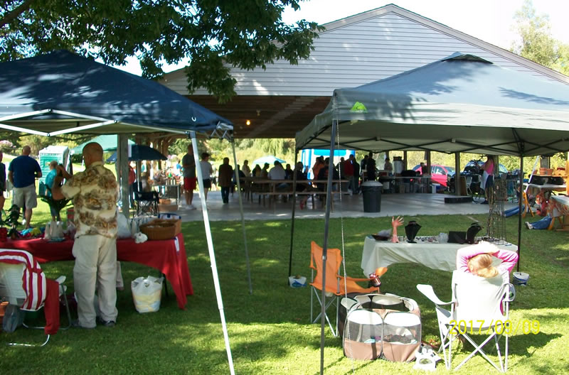 https://www.dundeemill.org/pictures/2017/5 vendor 1.jpg